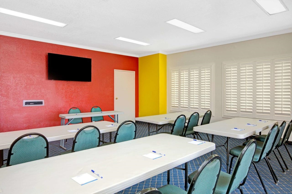 Studio 6 Suites Lawndale, CA South Bay