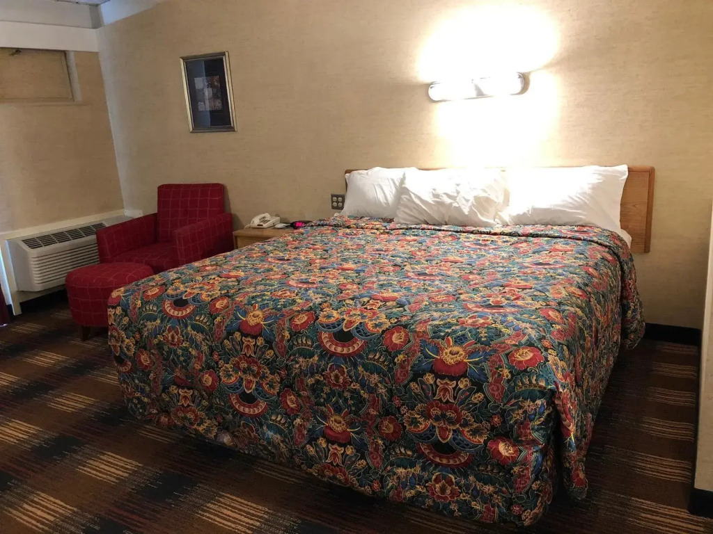 Red Carpet Inn Syracuse Airport