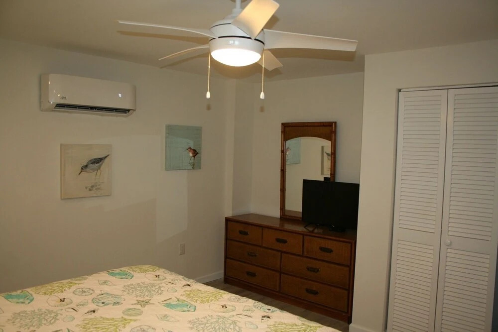 Shanti 3- Cute Cozy Close to Beach