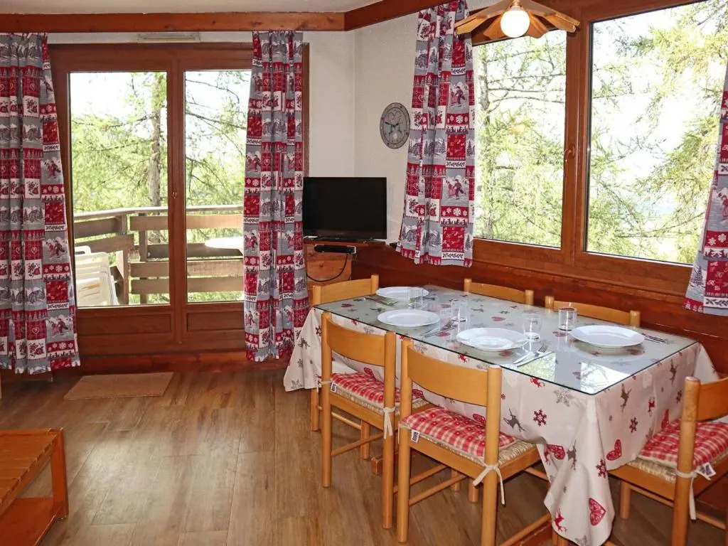 Appartement Les Orres, 2 pièces, 6 personnes - FR-1-322-451