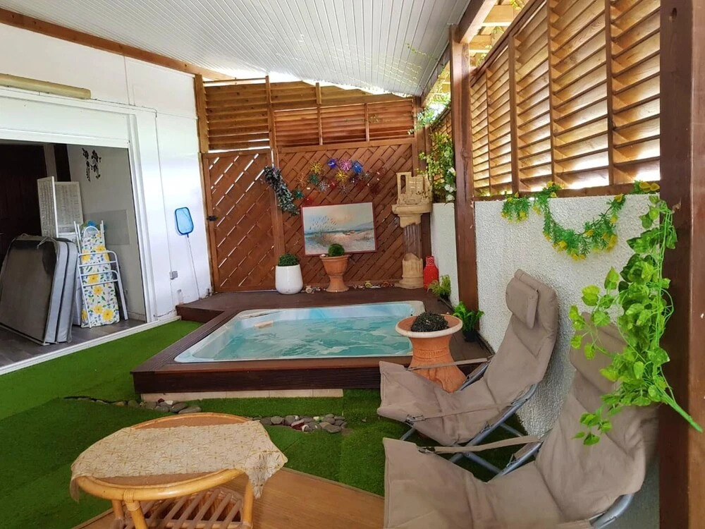 Apartment with 3 Bedrooms in Sainte-Rose, with Wonderful Sea View, Pool Access, Enclosed Garden - 8 Km From the Beach