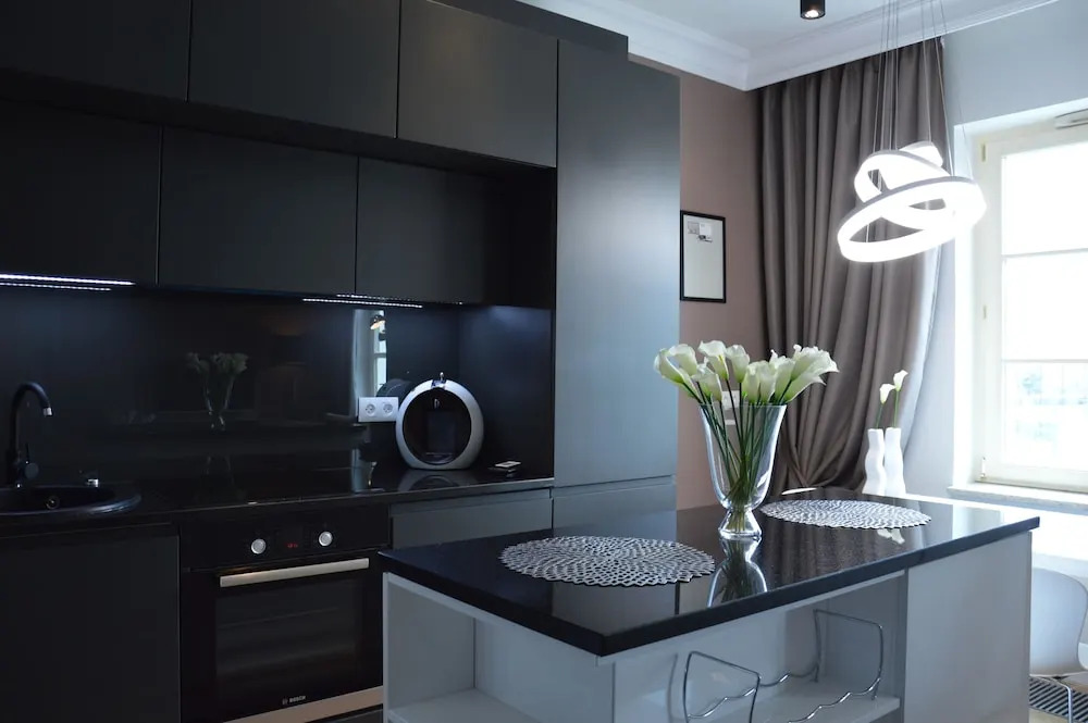 Platinum Apartment by PLA