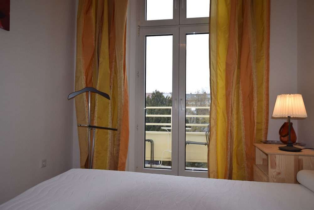 Tolstov-Hotels Large 3 Room Apartment