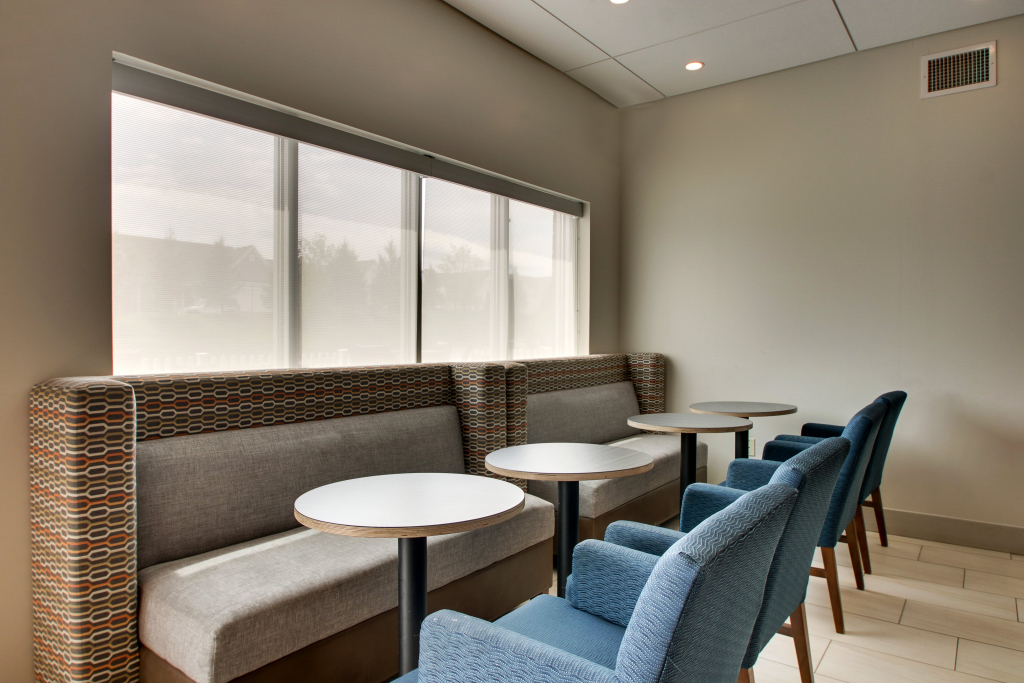 Holiday Inn Express & Suites Lancaster East - Strasburg by IHG