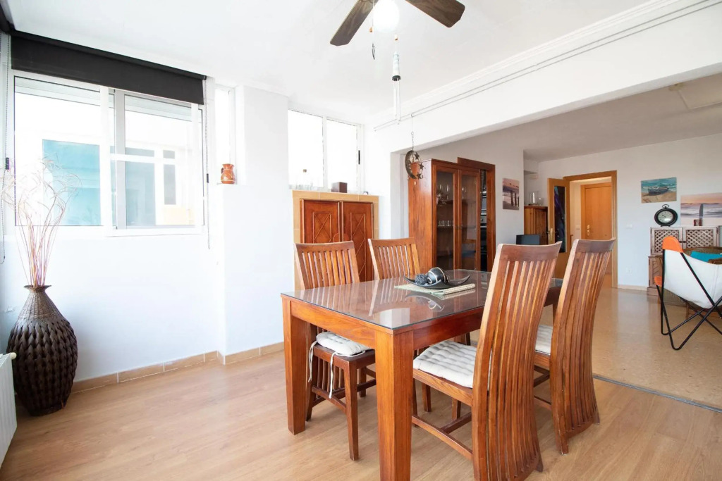 Global Properties, Apartamento con buenas vistas en Canet playa