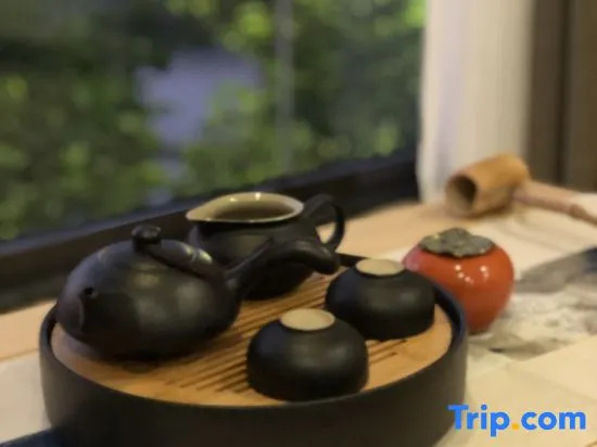Yuehu Lakeview Guesthouse