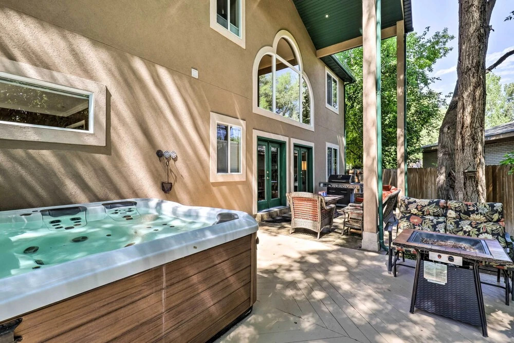 Secluded Home w/ Hot Tub & Mountain Views!
