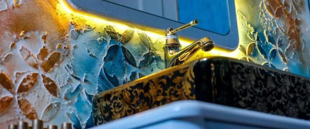 WeNirvana Suit Hotel