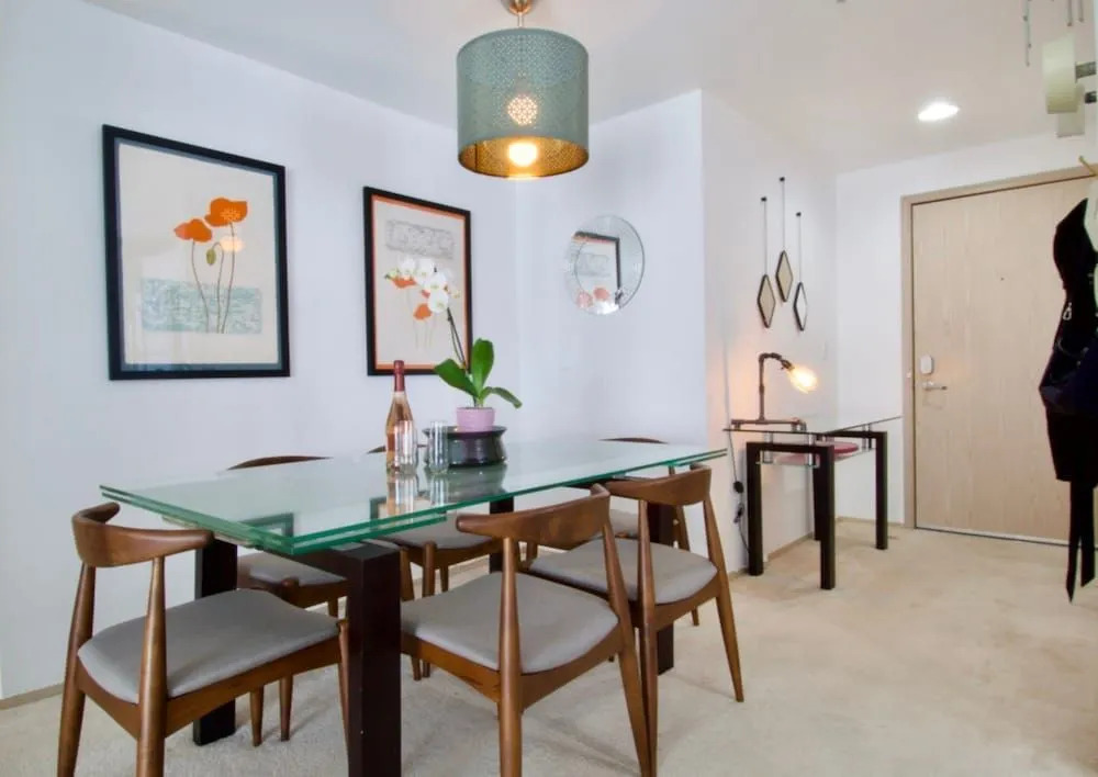 Heart of Ballard Stylish Airy Penthhouse