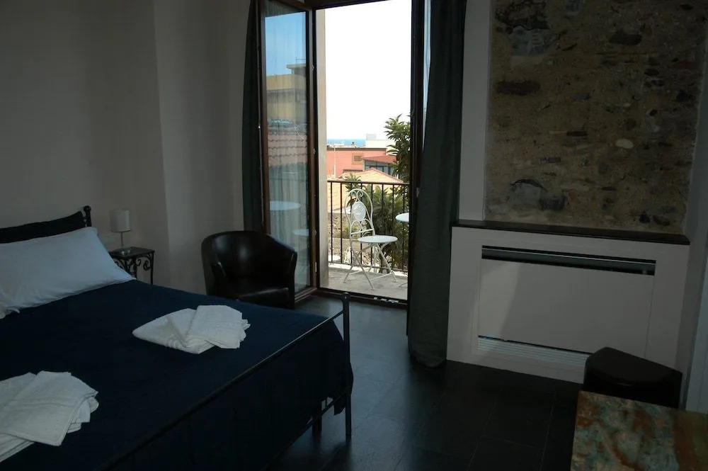 Castello DAlcontres Guest House 3 stelle