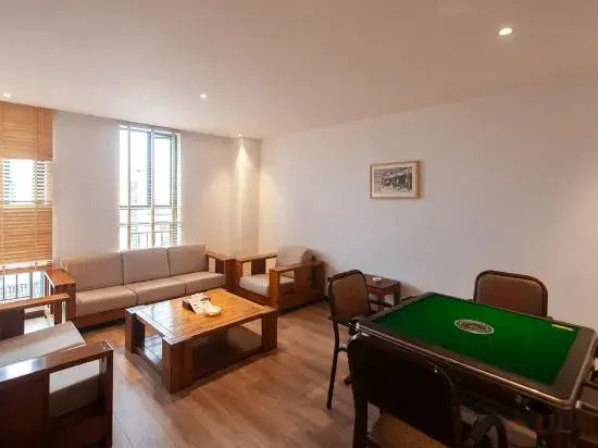 Deepness Hotel