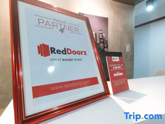 RedDoorz @ Plaza Jaro Iloilo