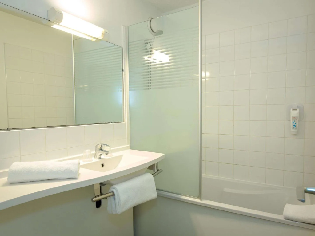 Ibis Budget Fréjus St Raphaël centre plages gare TGV