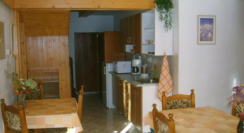 Pension 48