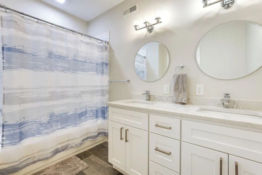 Walk to Fairmount Park: Modern Philly Townhome