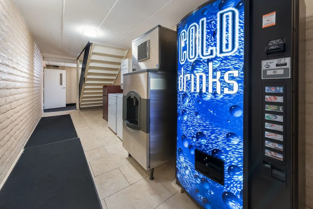 Days Inn & Suites Cincinnati