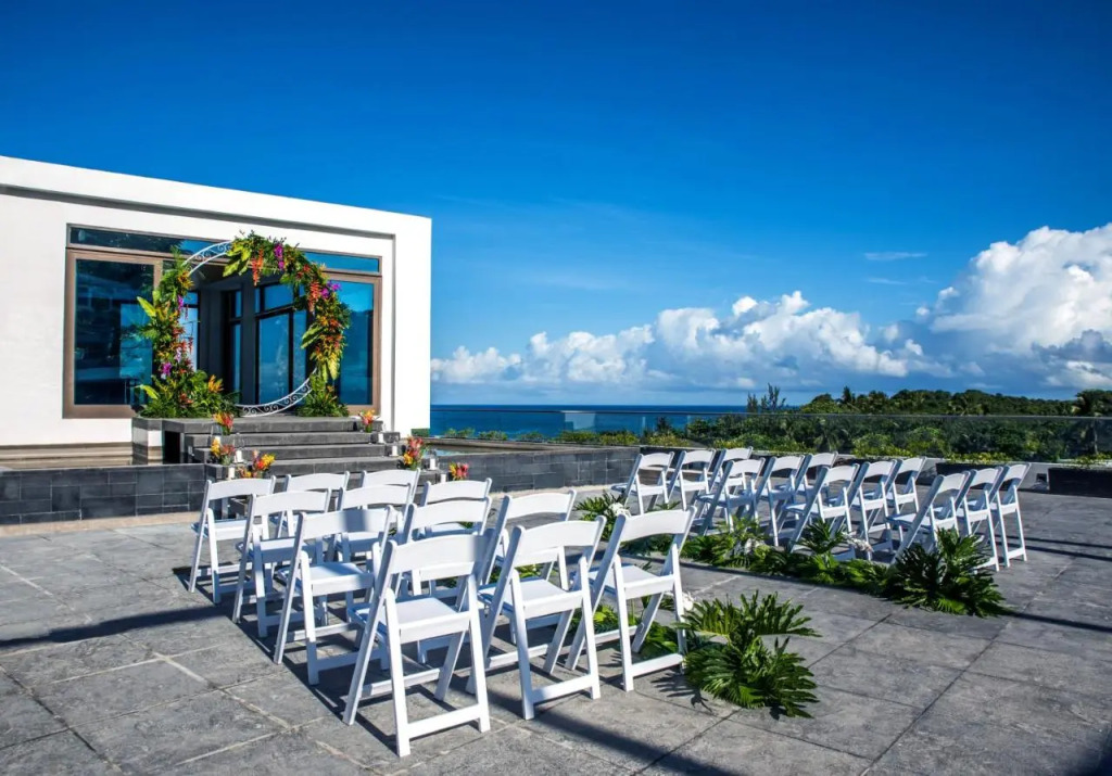 Crimson Resort and Spa Boracay