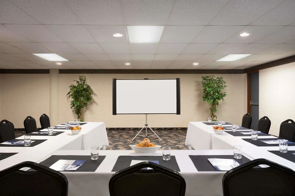Travelodge by Wyndham Whitecourt