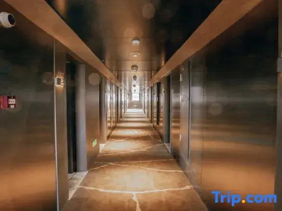 Yishe 101 Hotel (Xi'an Bell and Drum Tower Sajinqiao Subway Station)
