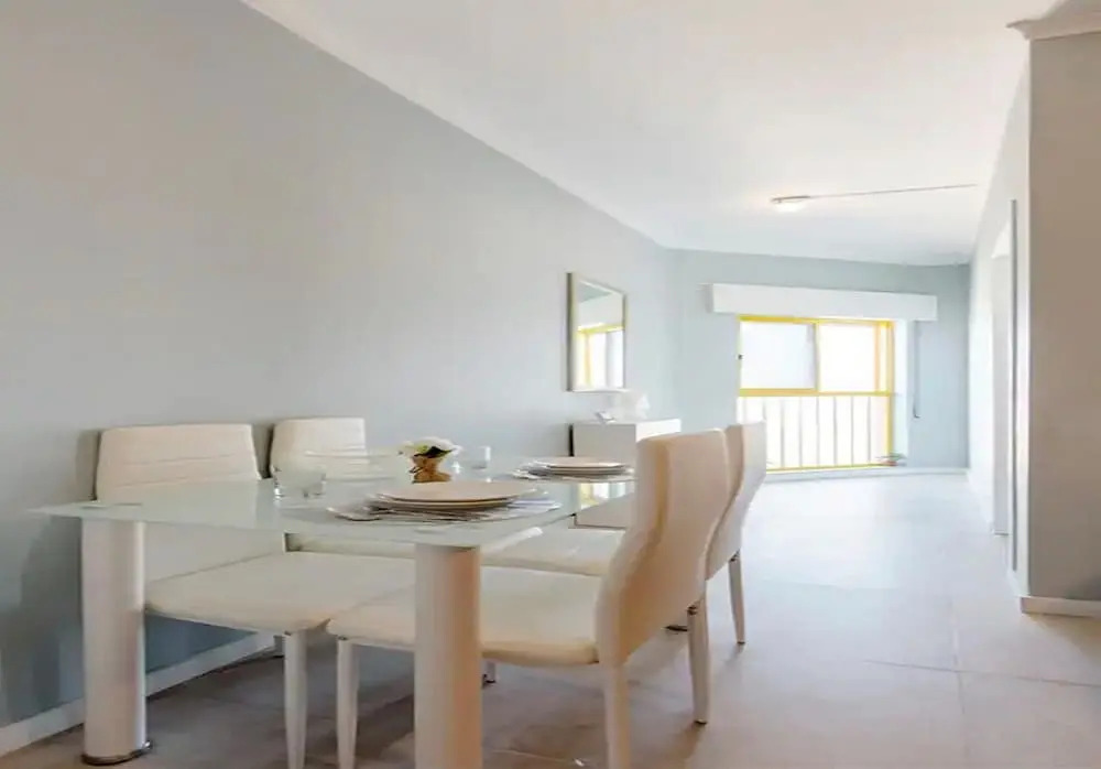 Cozy and Sunny Coastal Escape With Stunning Views
