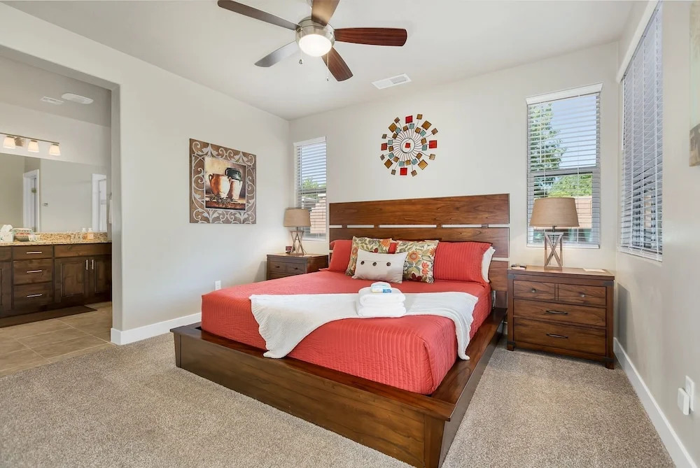 Park View Place 3 Bedroom Home by RedAwning