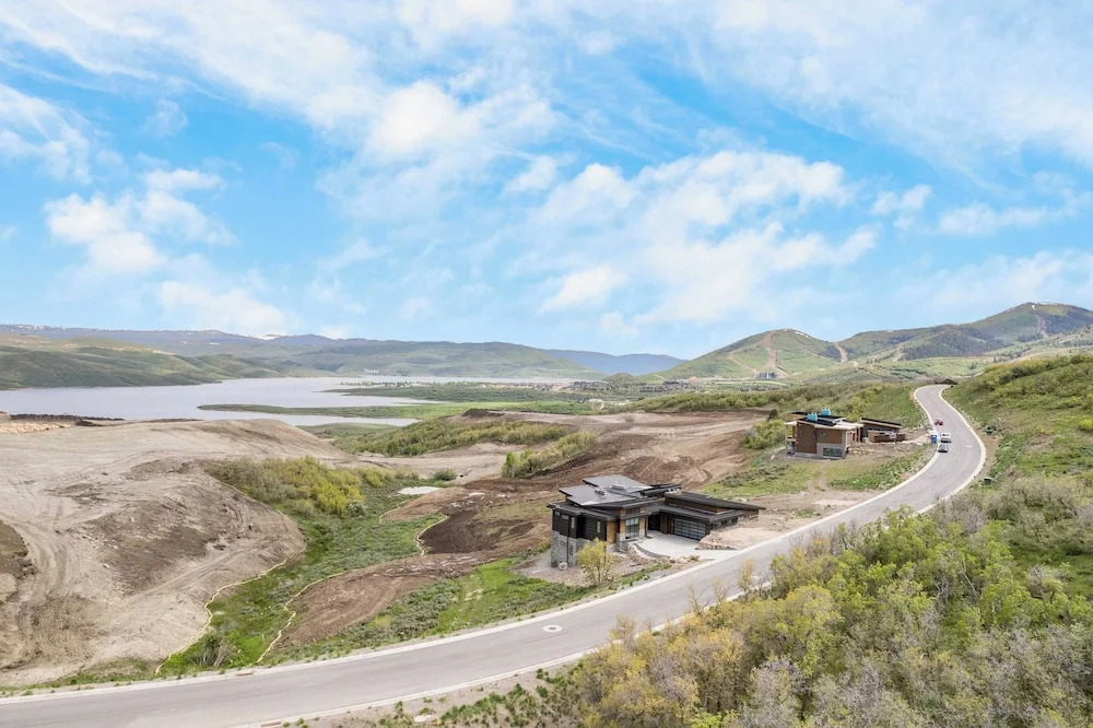 Mountain Lover by Avantstay Luxe Escape w/ Views Hot Tub, Gym, Movie Theater