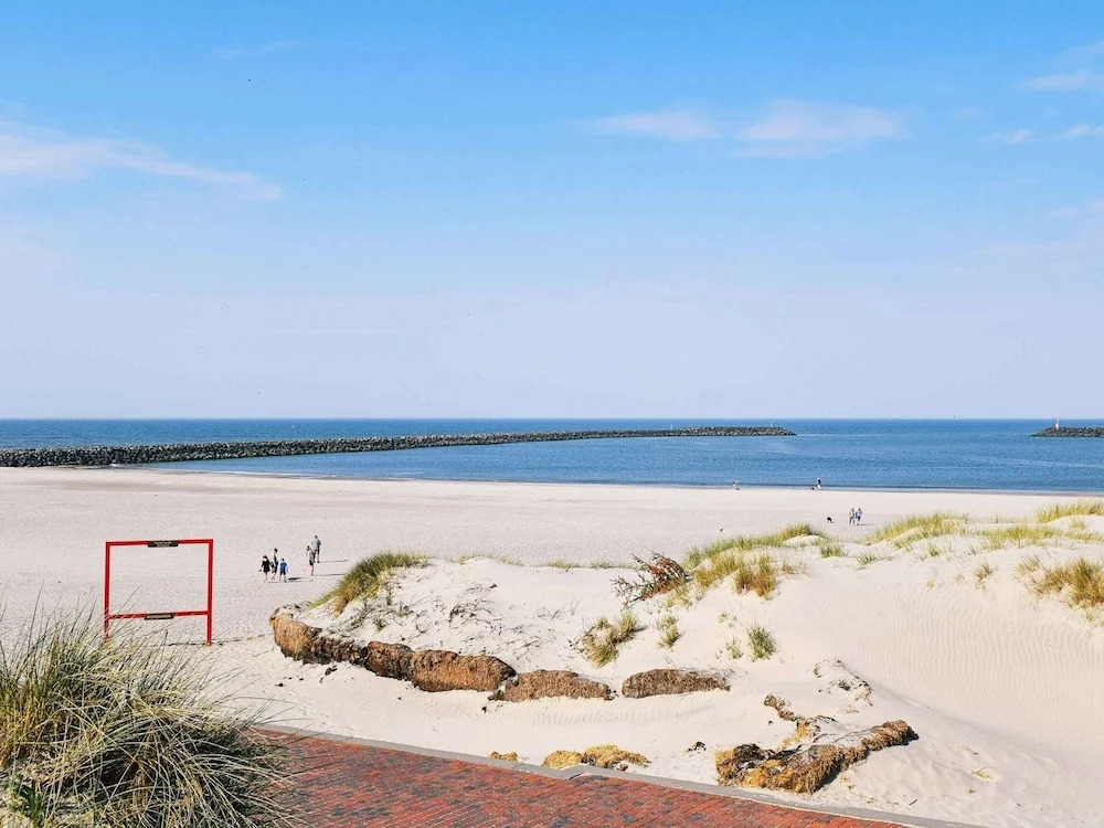 6 person holiday home in Ringkøbing-By Traum