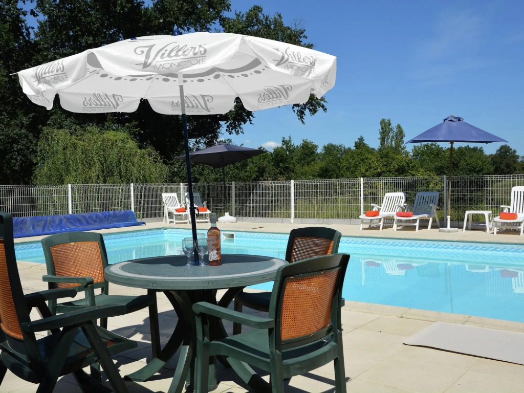 Traditional villa in Lias D'armagnac with pool