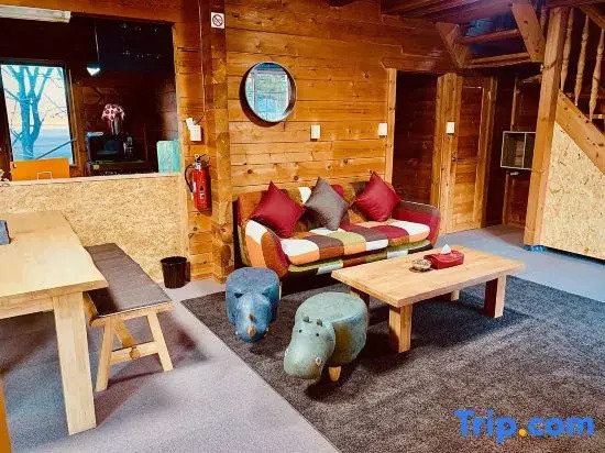 Tomys Log House - Need CAR