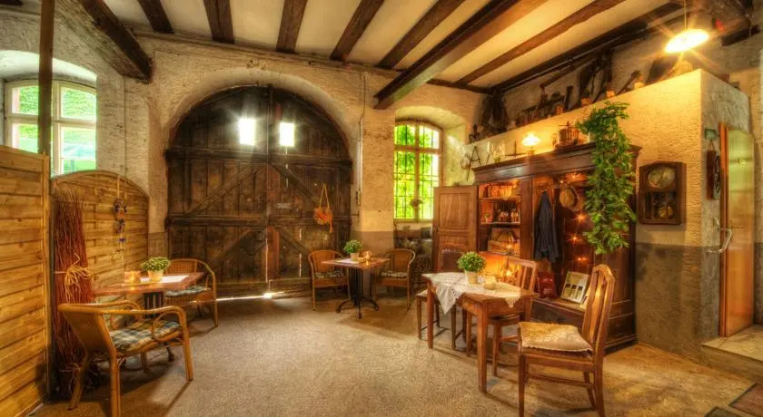 Warsberger Weinhof - Hotel & Weinwirtschaft
