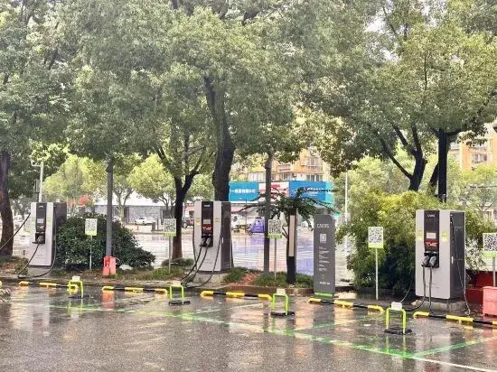 Lihang Hotel (Center Square Store, Tonglu)