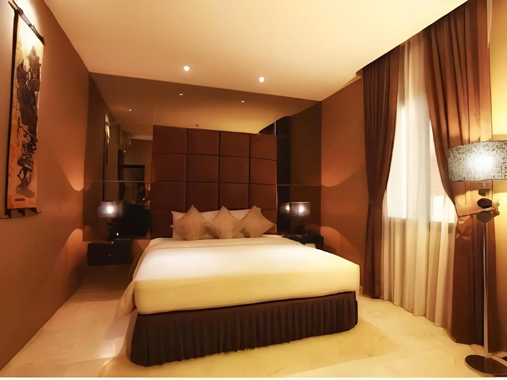 The Palais Dago Hotel