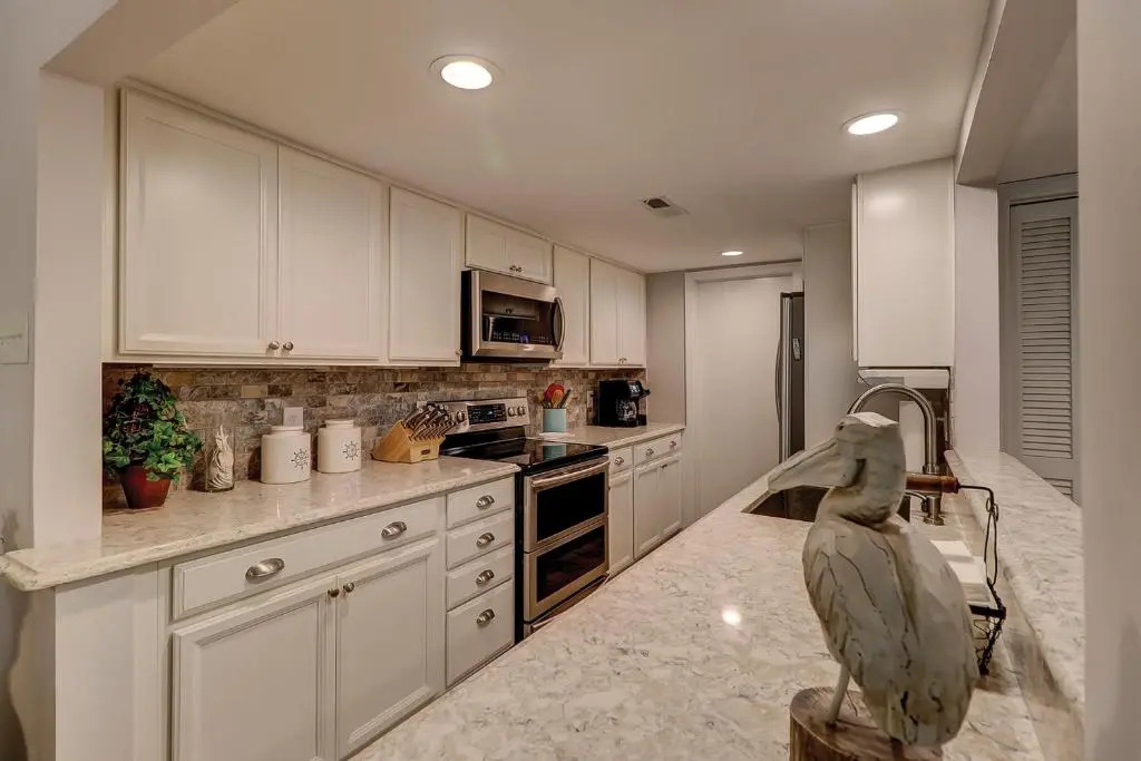19 Sailmaster 3 BR Condo Shipyard Pool