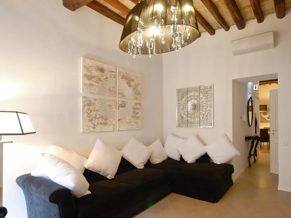 Marilyn Apartment