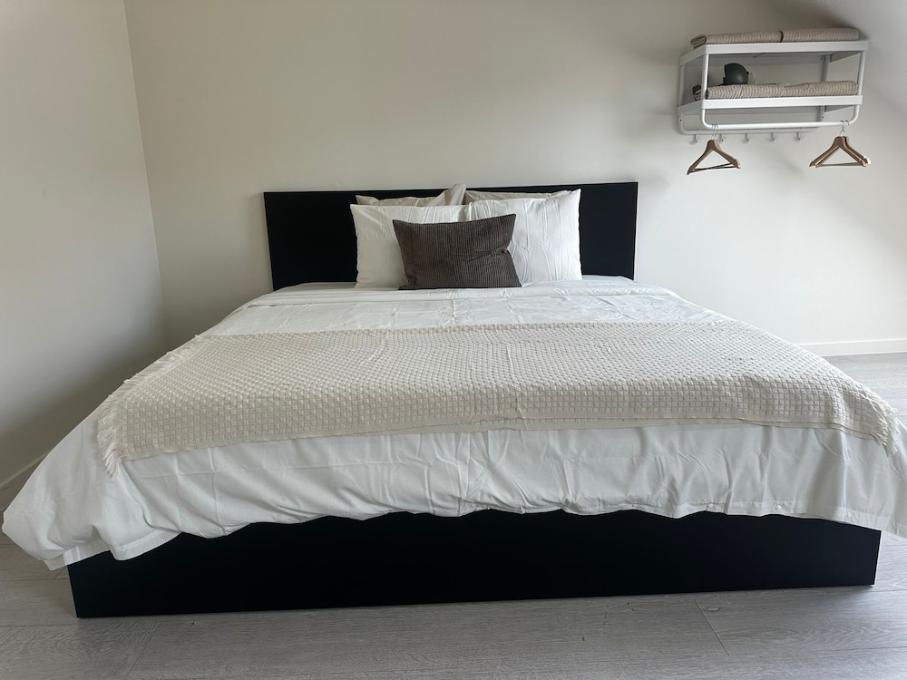 Spacious 5BR Retreat for Groups for 18P