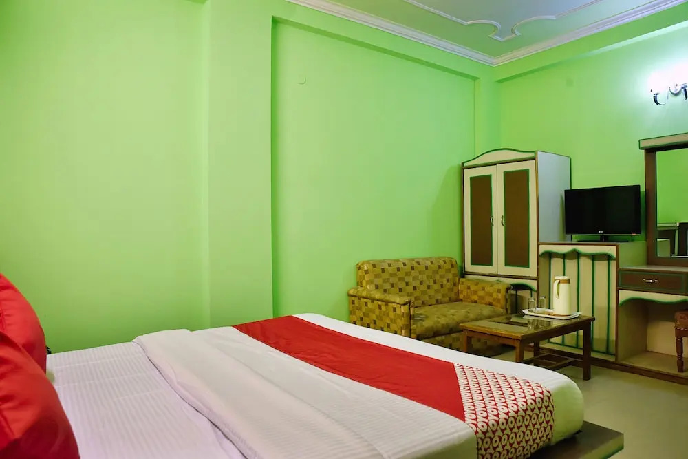 OYO 10752 Hotel Sitara International