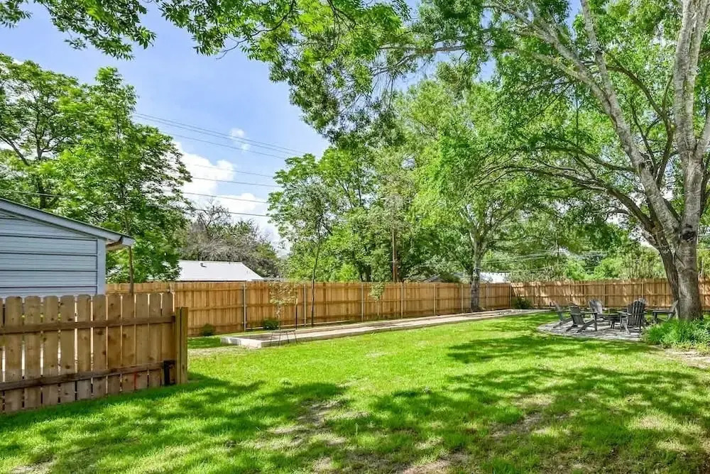 Luxury Haus - Great Backyard, Firepit, Bocce Ball!