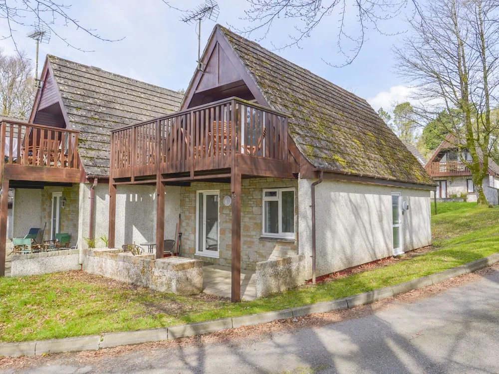 12 Valley Lodge