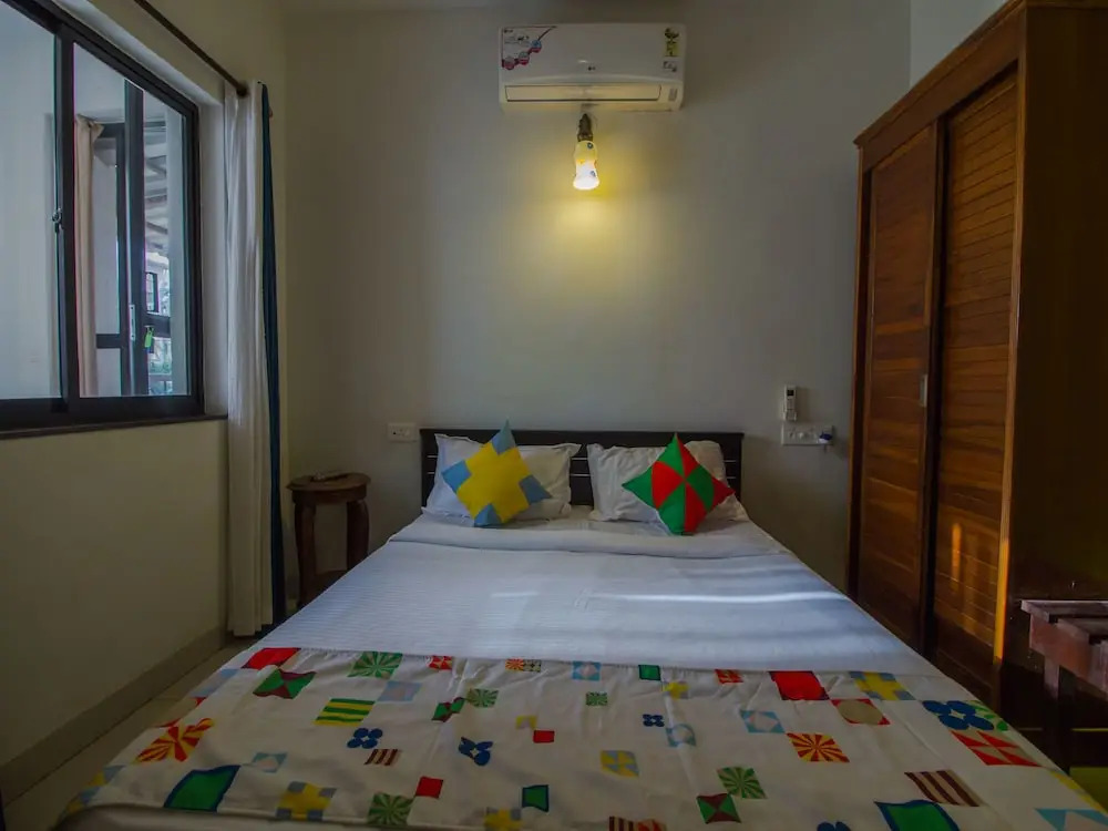 OYO 16465 Home Modern 4BHK Candolim