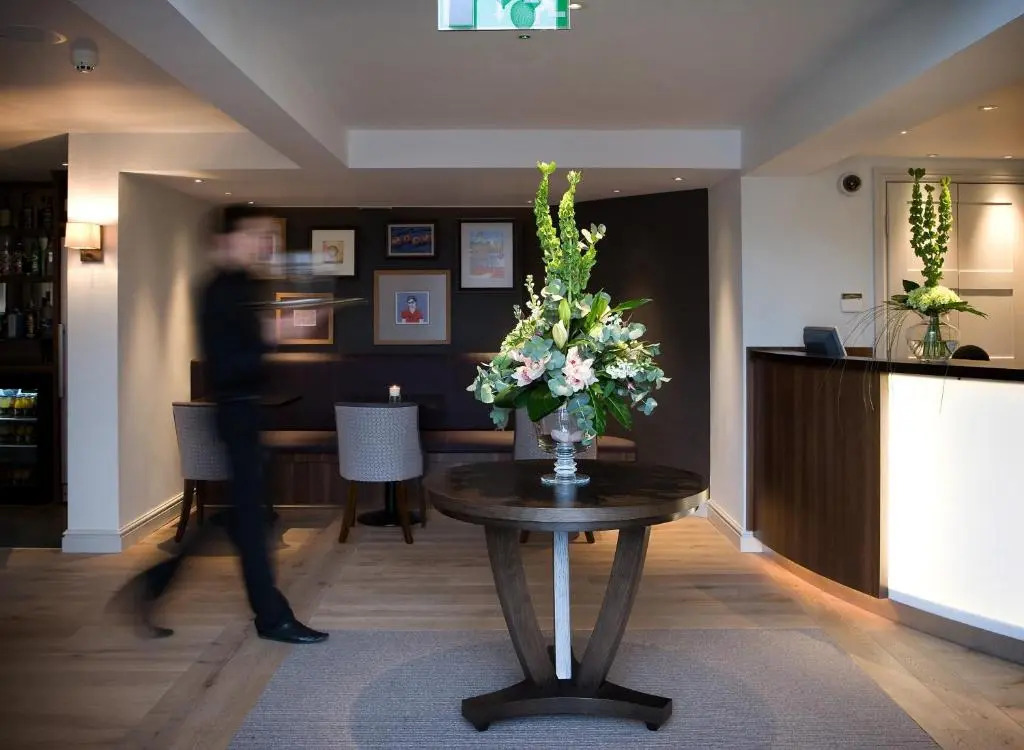 Castle Hotel & Apartments