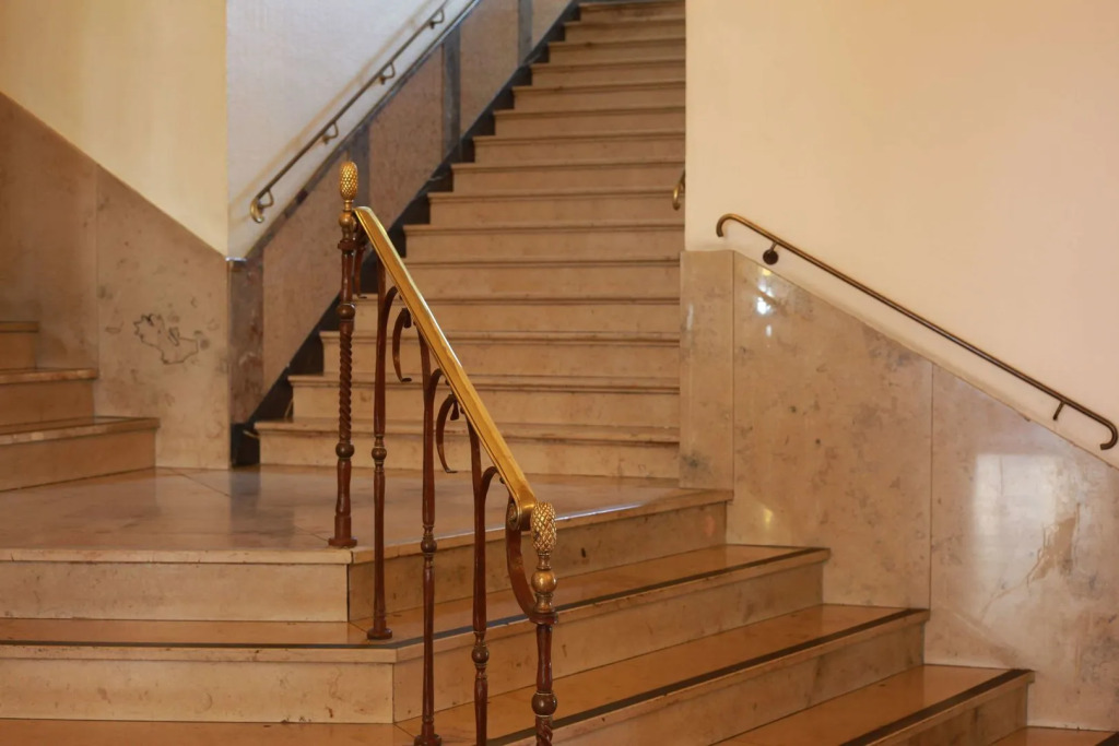 Hotel Monopol - Central Station
