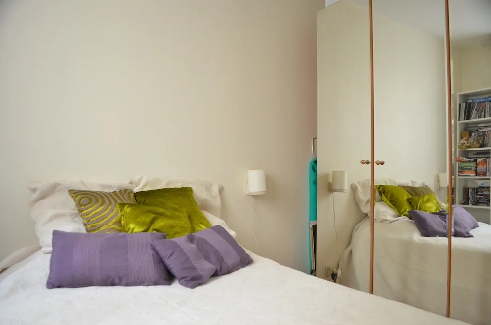 Bright Montmartre 1 Bedroom Flat