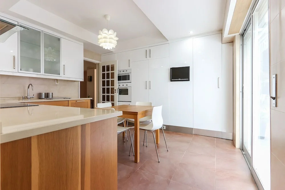 Almirante Terrace by Homing