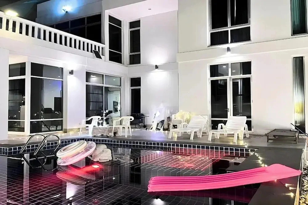 BM Pool Villa Pattaya