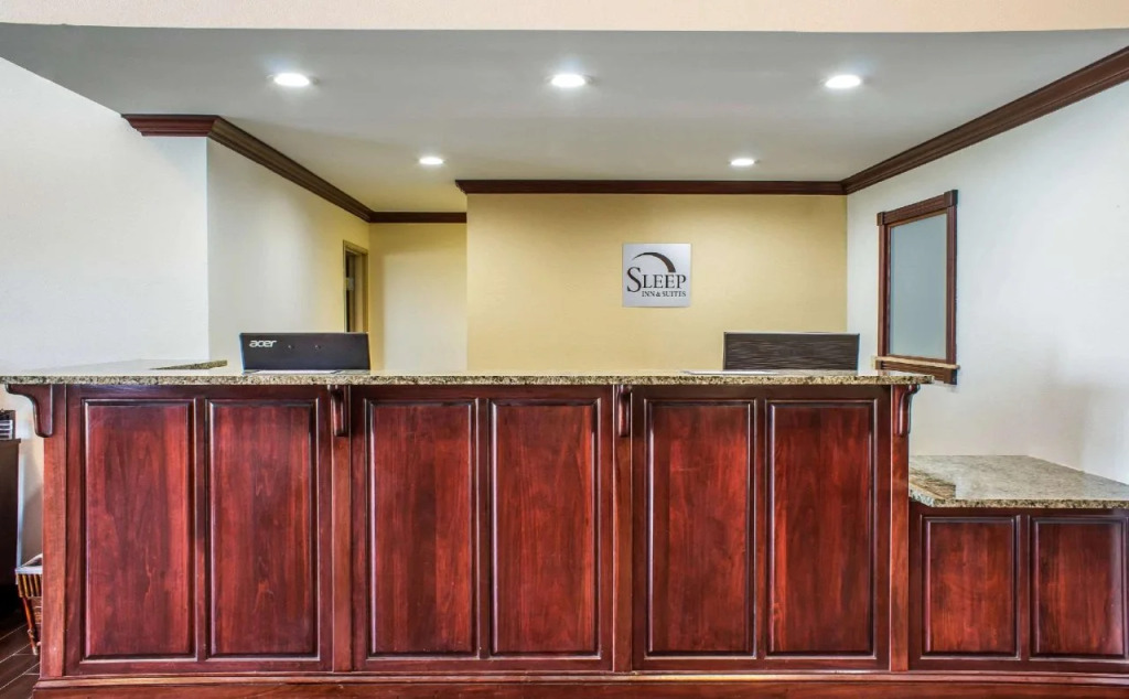 Sleep Inn & Suites North Liberty - Liberty City