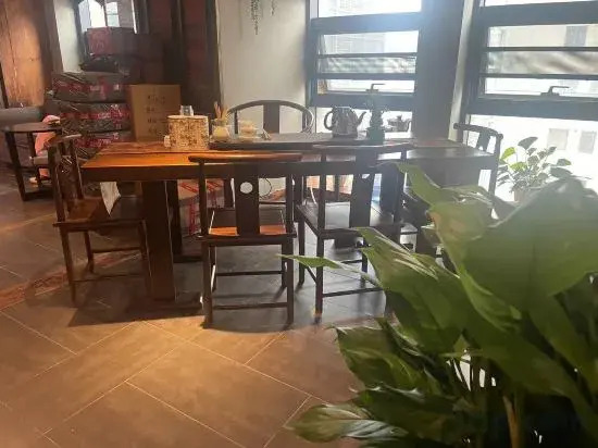 Chao Featured Hotel (Jiaxiulou Qingyun Market)