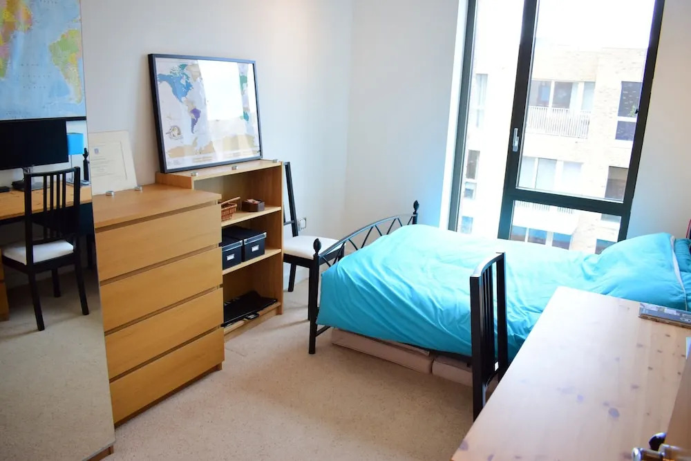 2 Bedroom East London Apartment