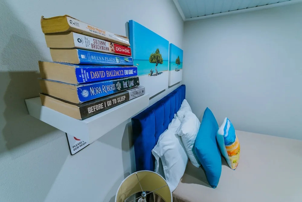 E Cas di Zoë Studios