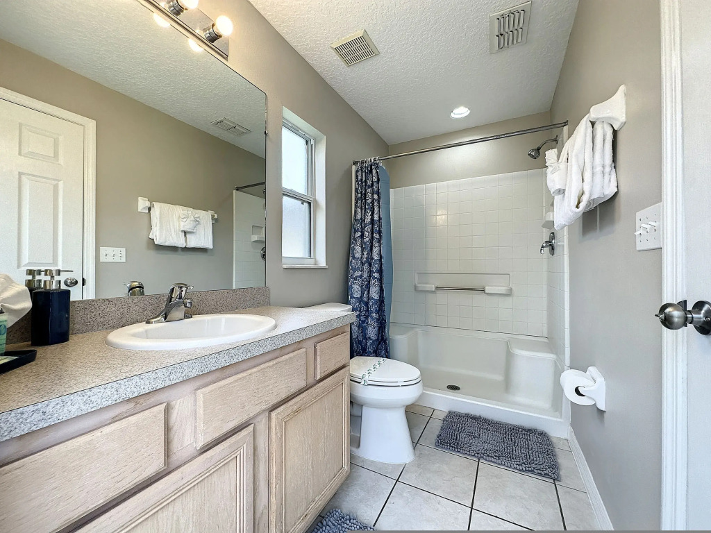 4 Bed 3 Bath in a Gated Community With Pool
