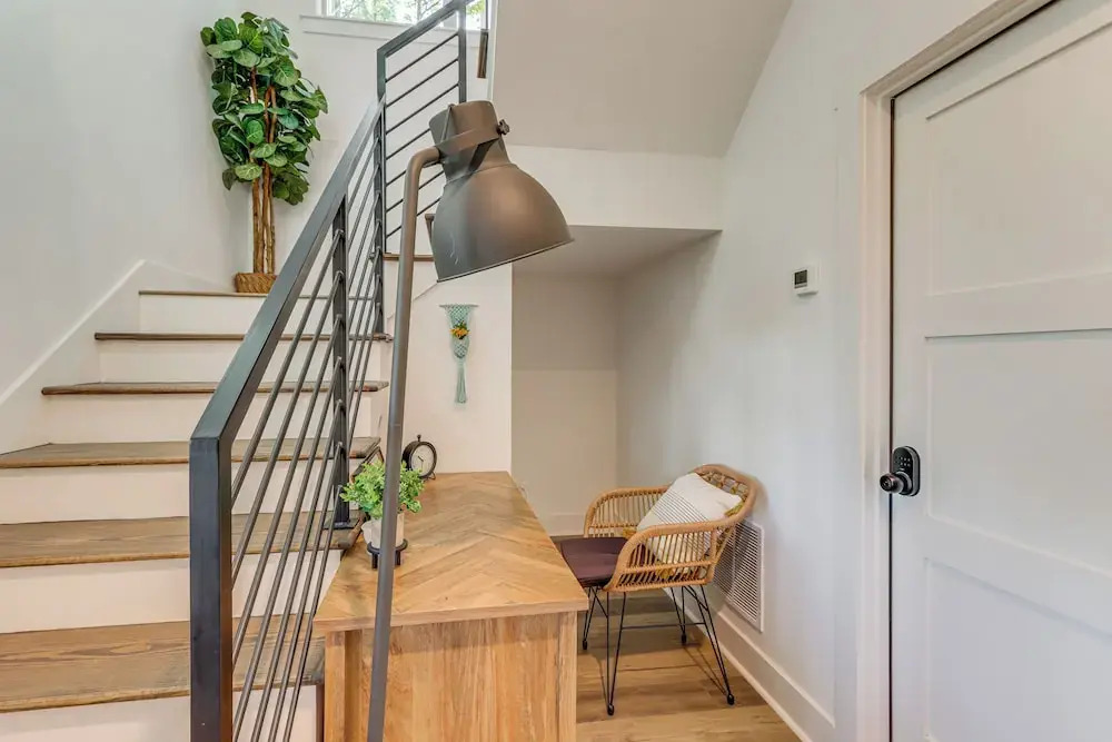 Modern Mtn Cabin w/ Deck & Views in Blue Ridge!